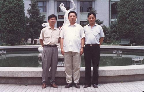 10建设部政研中心顾云昌副主任和潘其源副司长（1987）